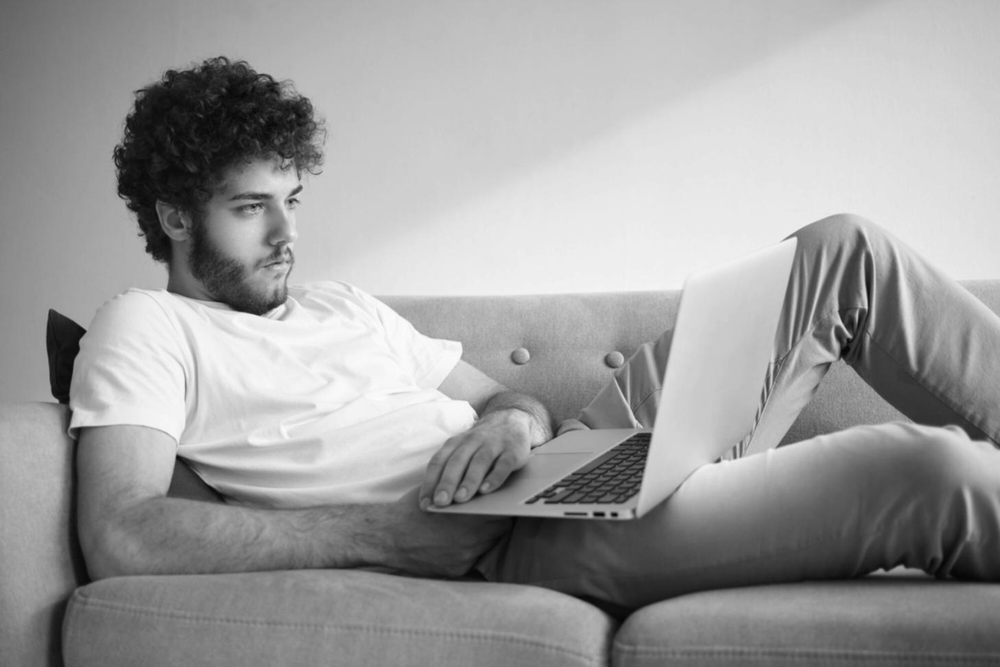Outils d'analyse financière modernes et tableaux de données